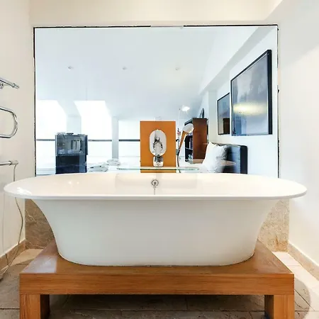Διαμέρισμα Stylish & Arty Loft In By Houseys *